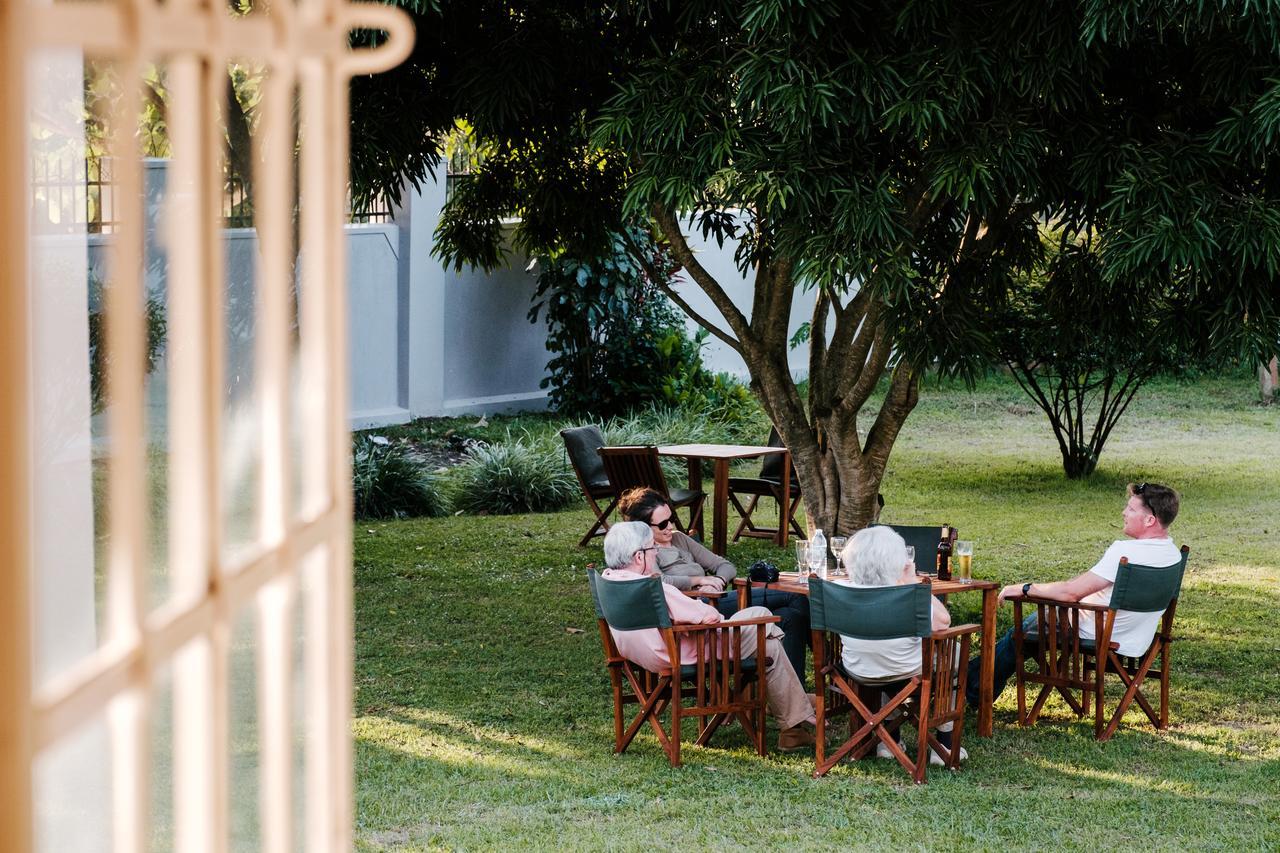 The Guinea Fowl Bed & Breakfast Entebbe Bagian luar foto